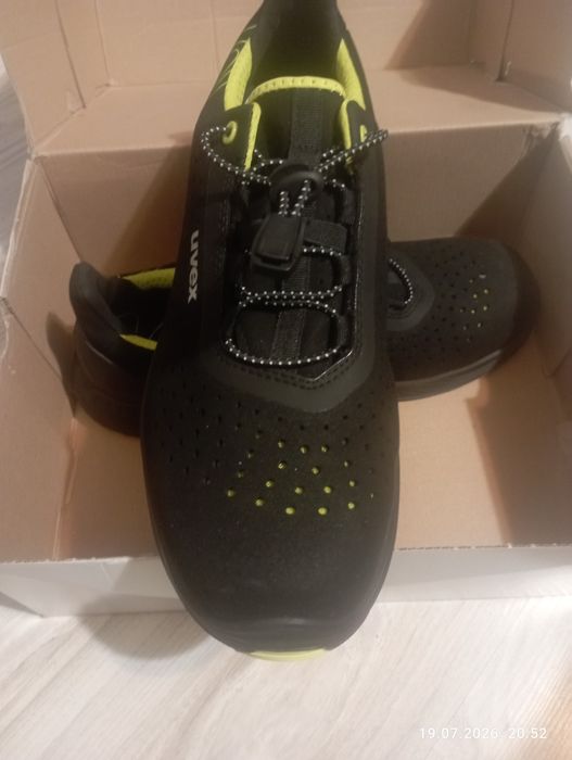 Buty Uvex 68438 rozmiar 43  wkladka 28,5 cm nowe
