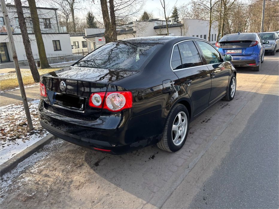Volkswagen Jetta 1.6 z gazem