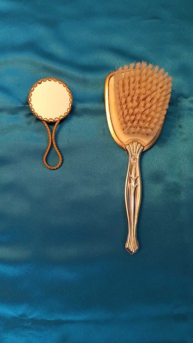 conjunto de escova antiga  e espelho