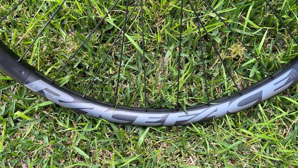 Roda/Jante traseira de bicicleta Novatec 27,5" Raceface 40 offset
