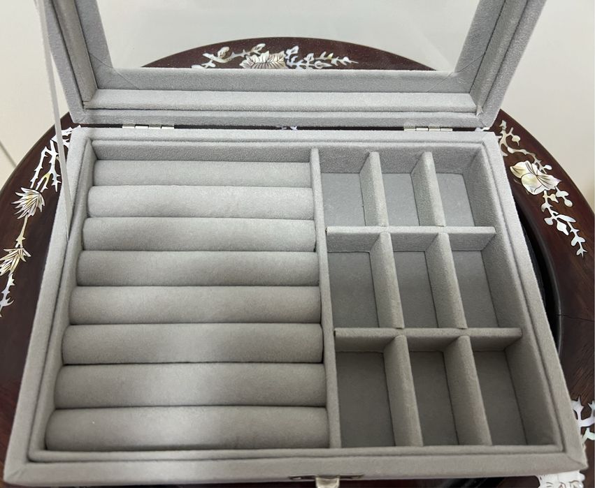 Guarda jóias forrado