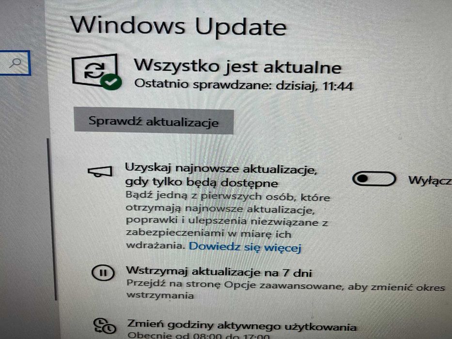 Dell i3 komputer, monitor i głośniki zintegrowane, system Windows 10
