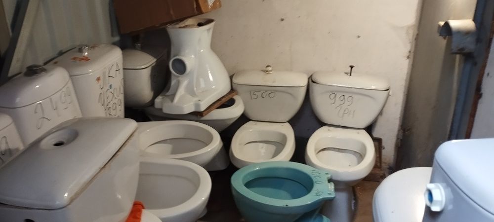 Продам унитазы б/y ,бачки и все к ним