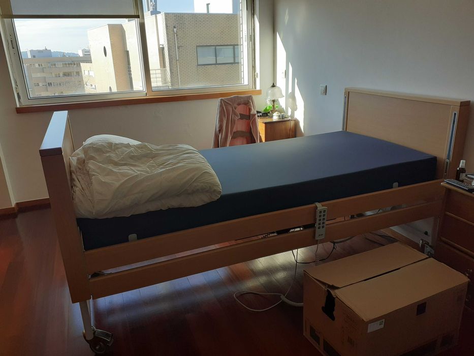 Cama elétrica c/ elevação em altura Stella