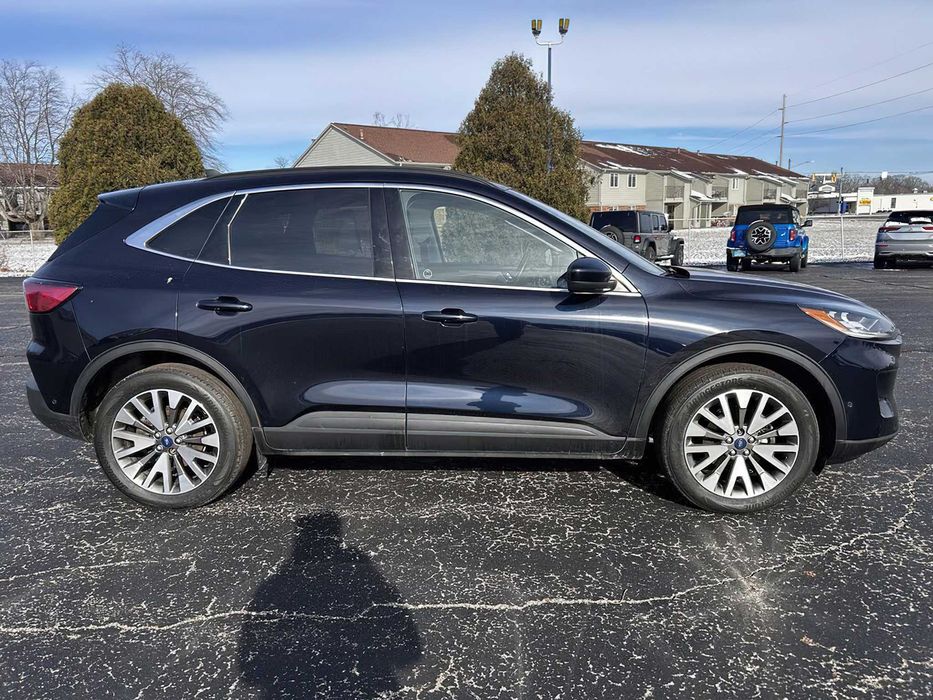 Ford Escape Hybrid Titanium      2021