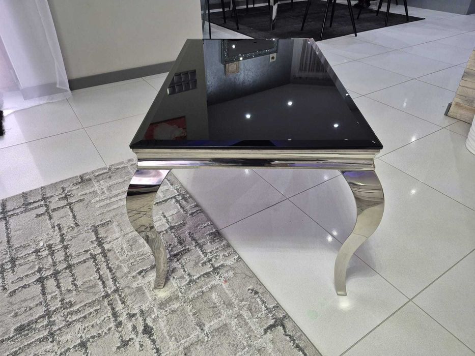 Piękny stolik glamour