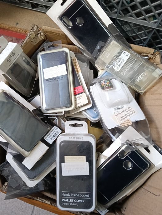 Lote de material para telemóveis( resto de stock)