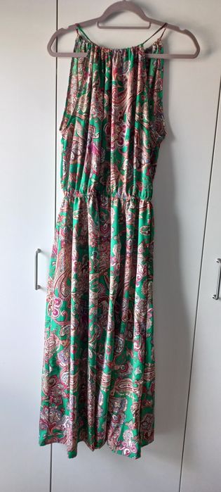 Długa zielona sukienk