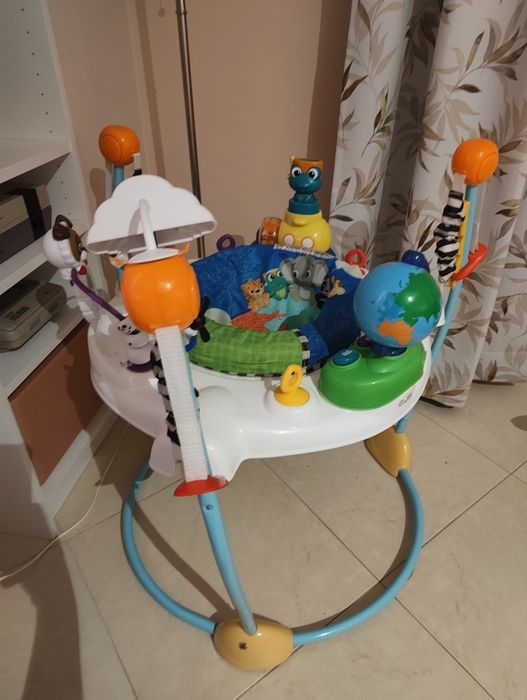 Saltitao Baby Einstein parque atividades bebé