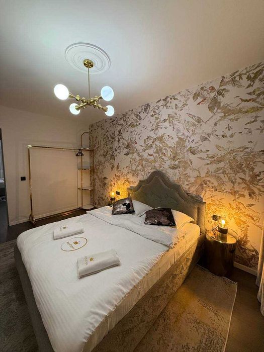 Апартаменти з балконом в центрі до 6 осіб на пр. Свободи