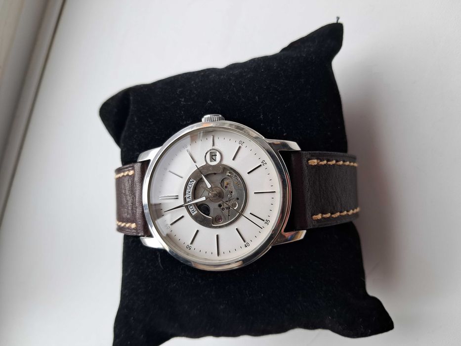 Механічний годинник з автозаводом Romanson