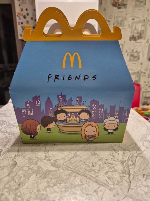 Фігурки з макдональдз друзі