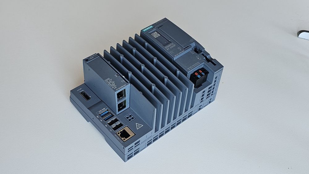 Siemens SIMATIC ET 200SP Open Controller CPU 1515SP PC2 + BusAdapter