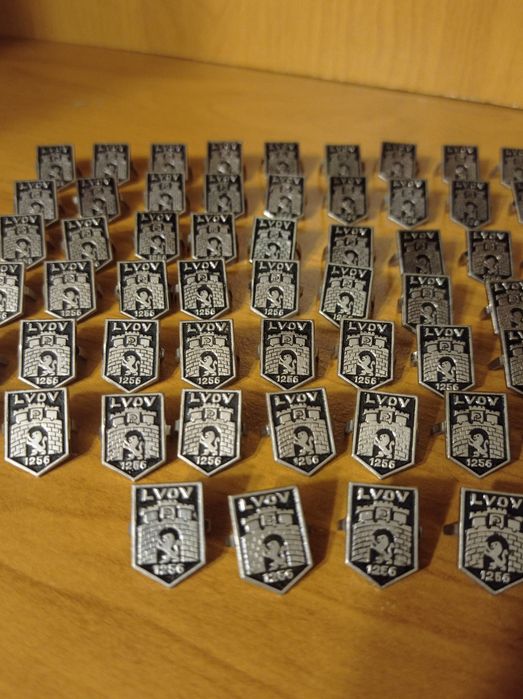 Значки/фурнітура/емблеми Lviv 1256