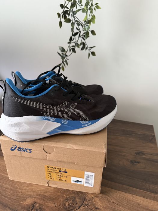 Бігові Asics novablast 5