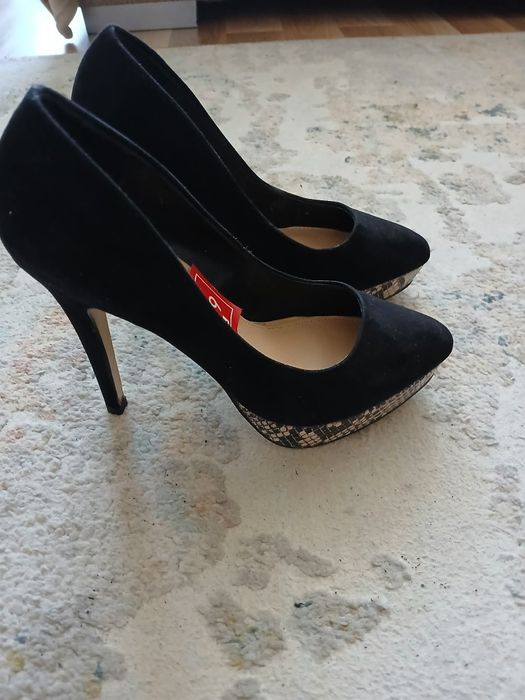 Buty na obcasie nowe r.37