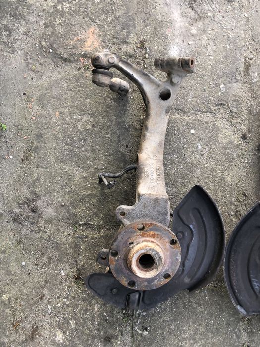 Передні цапфи права ліва VW Passat b5 Audi A6C5 маю під різні мотори