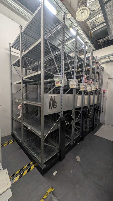 Estantes Móveis / Arquivo Compactável METALSISTEM (4.0x2.5m) | Estantes Profissionais para Armazém