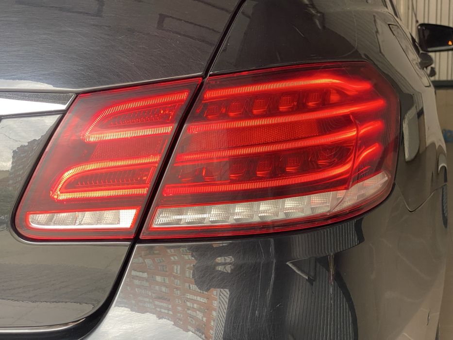 Продаєтся автомобіль Mersedes Benz E300 Hybrid W212 2013г в