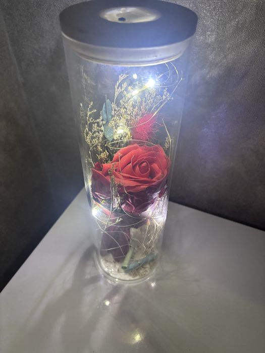 Подарунок ! До Дня Закоханих .Роза в колбі з лед підсвіткою