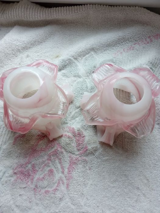 Два плафона на люстру или светильник.