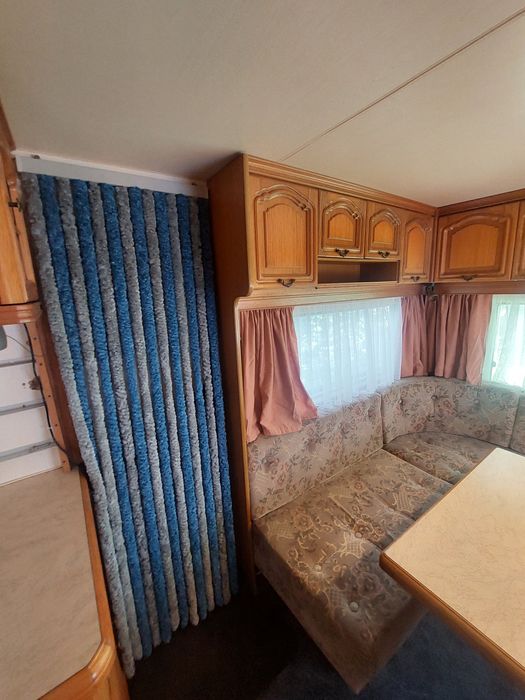 Караван  кемпінги, прицеп дача  будинок на колесах