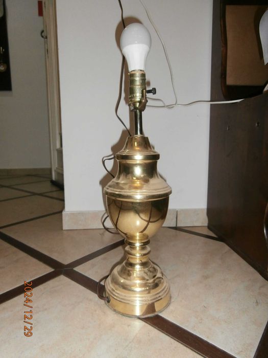 Lampa Dekoracyjna na biurko w kolorze złotym wysokość ok 60cm
