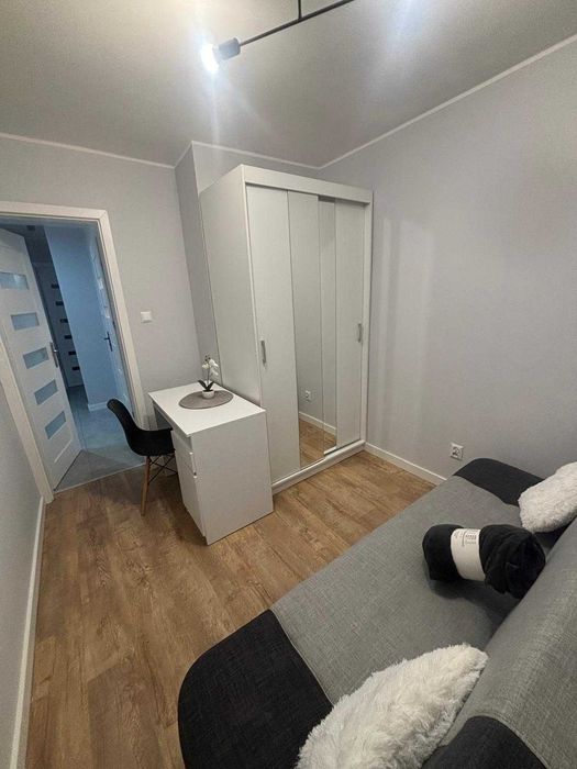 Jeden pokój jednoosobowy, Poznańska 19, wolne od zaraz, Internet w cenie