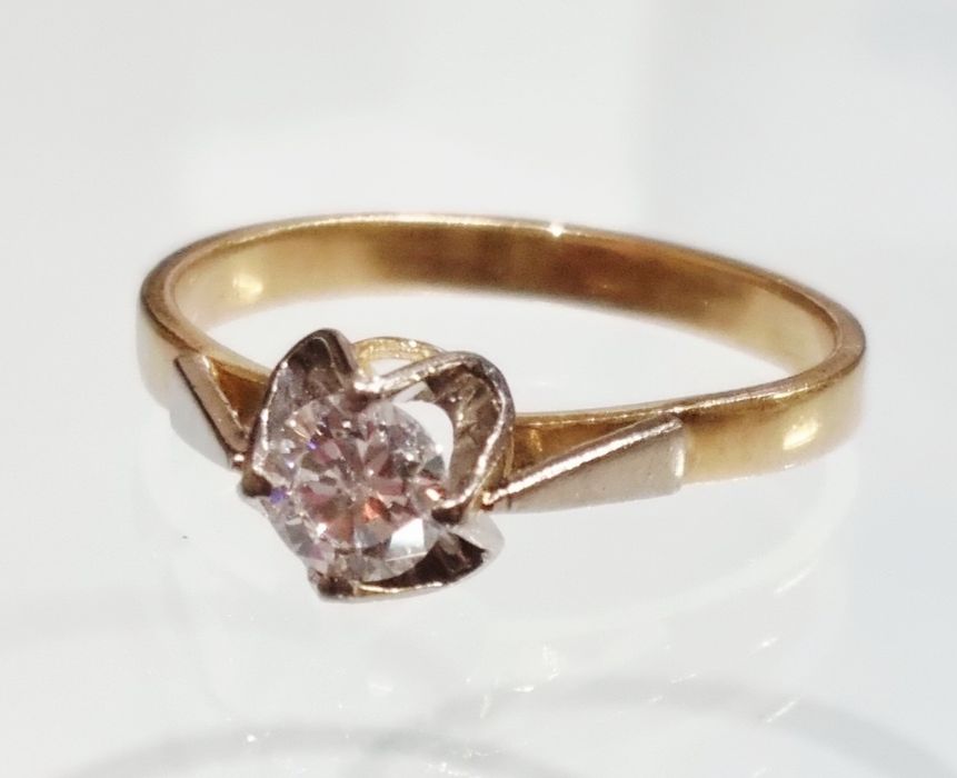 Золота каблучка з діамантом. ct ~0,45