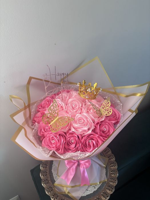 Bukiet róż ze wstażki