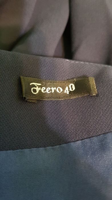 Piękna granatowa sukienka na ramiączkach