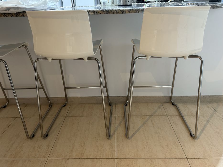4 cadeiras alta Glenn Ikea Branca