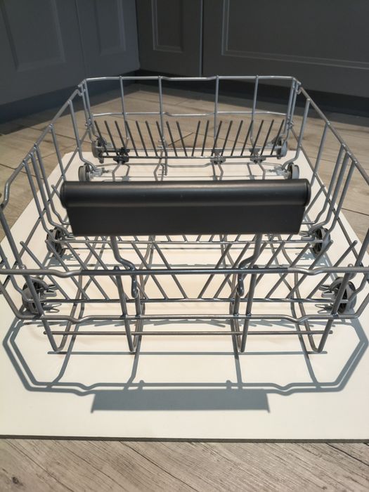 Oryginalny kosz szufladowy dolny Beko typu wąskiego