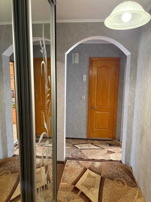 Продам 2-кімнатну квартиру в Черкаському