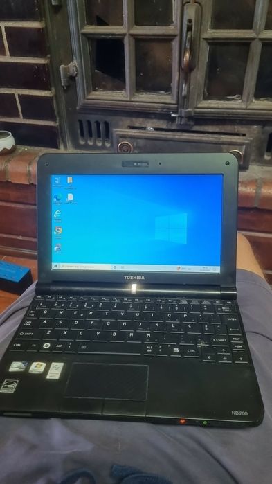 Vendo notebook igual a novo marca Toshiba