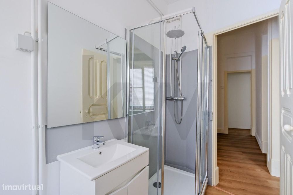 Apartamento T3 Remodelado no Areeiro
