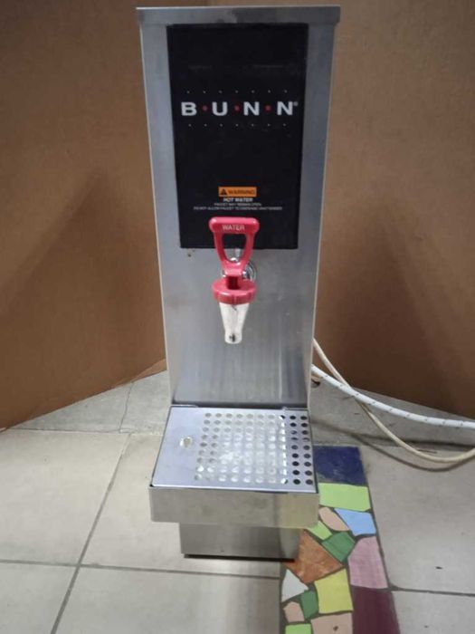 Нагреватель воды проточный.