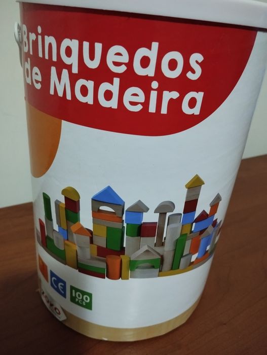 Brinquedos de madeira