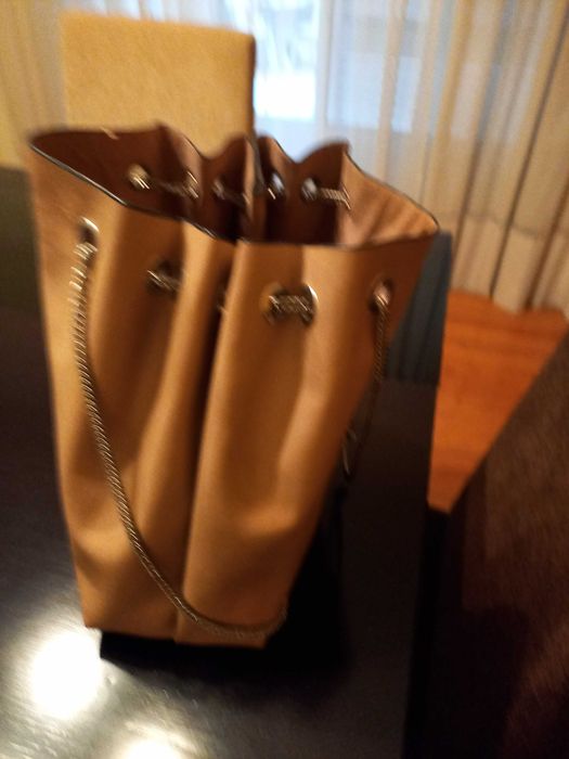 Mala senhora, super gira e prática.