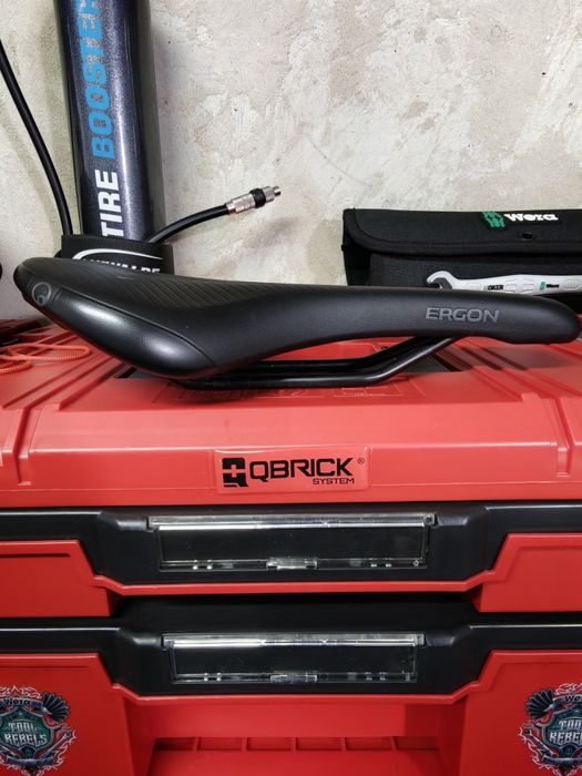 Siodełko rowerowe  ERGON SM COMP MAN M/L STEALTH