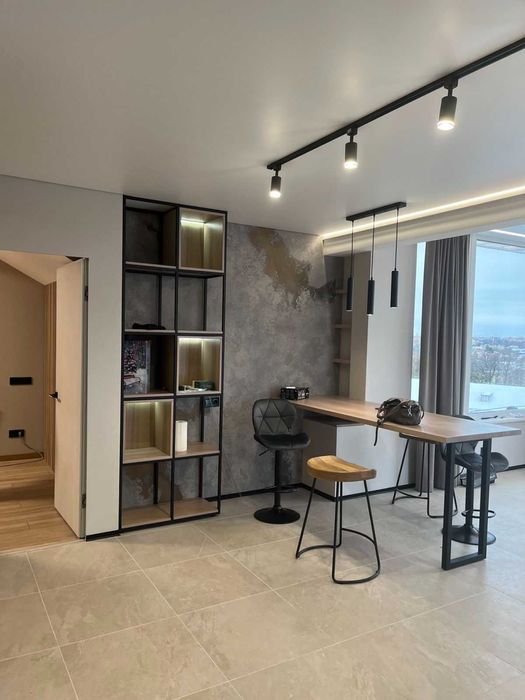 Центр міста. Новий будинок. Оренда квартири з автономним живленням.