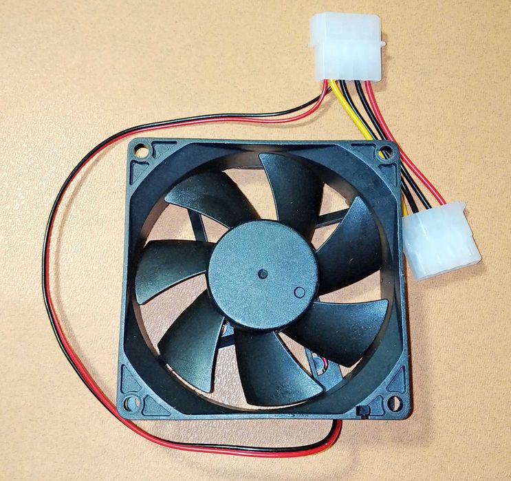 Кулер-вентилятор охлаждения 80х80х25 мм. 12 Вольт.