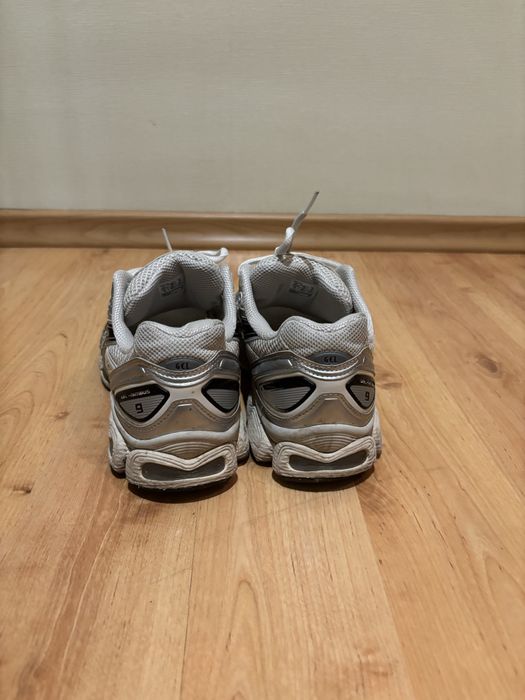 Кросівки asics.