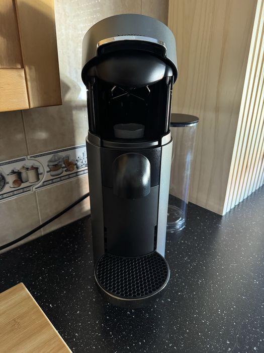Máquina café Nespresso Vertuo