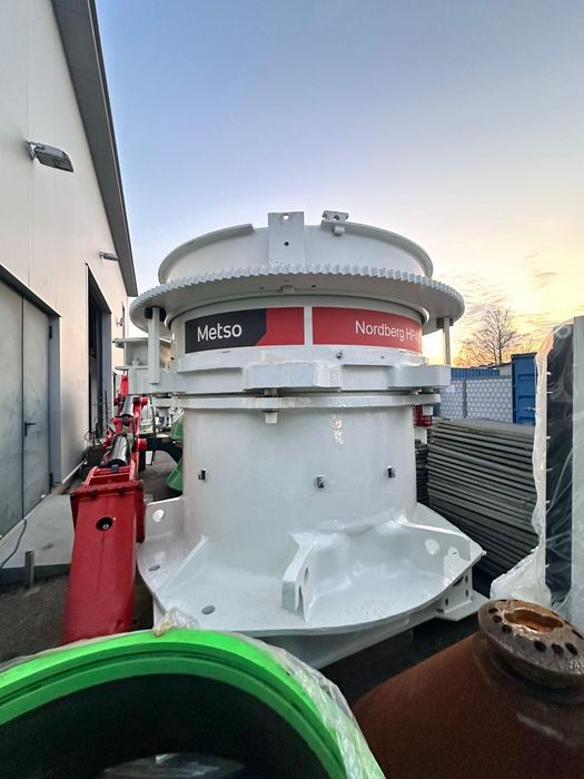 Stacjonarna Kruszarka drugiego stopnia Metso HP 400