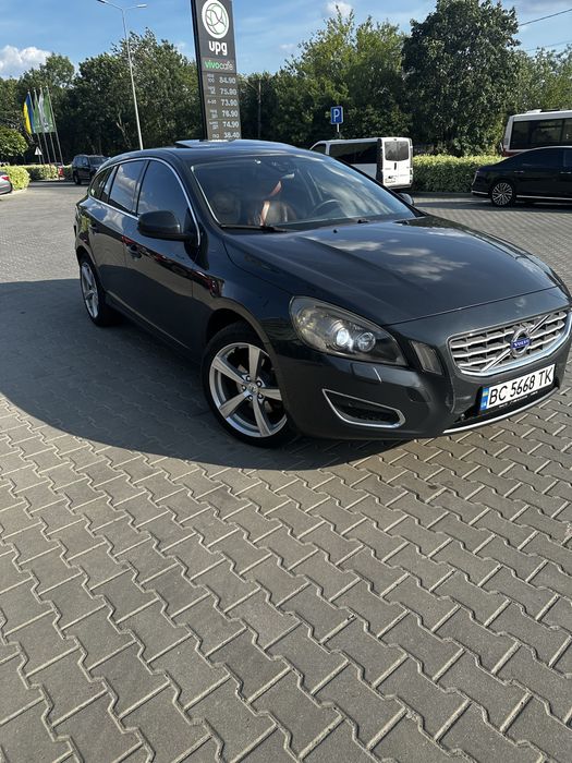 Продам власне авто volvo v60