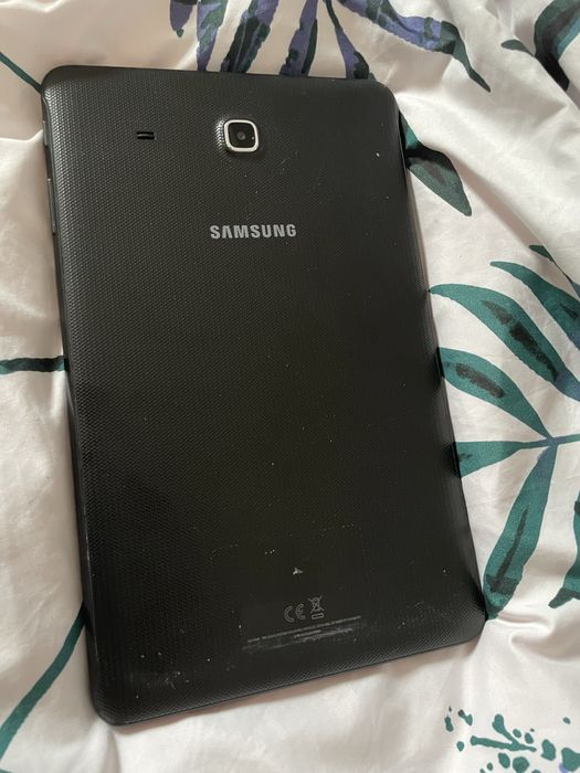 Tablet samsung 9–10” – na części / stary Android