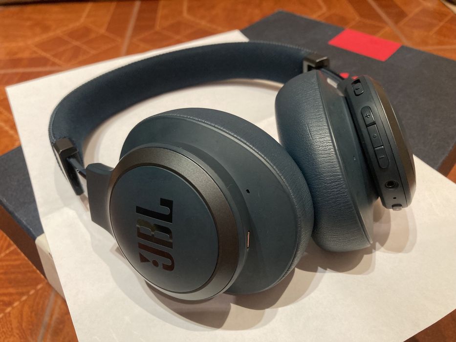 Sluchawki bezprzewodowe JBL LIVE650 BTNC