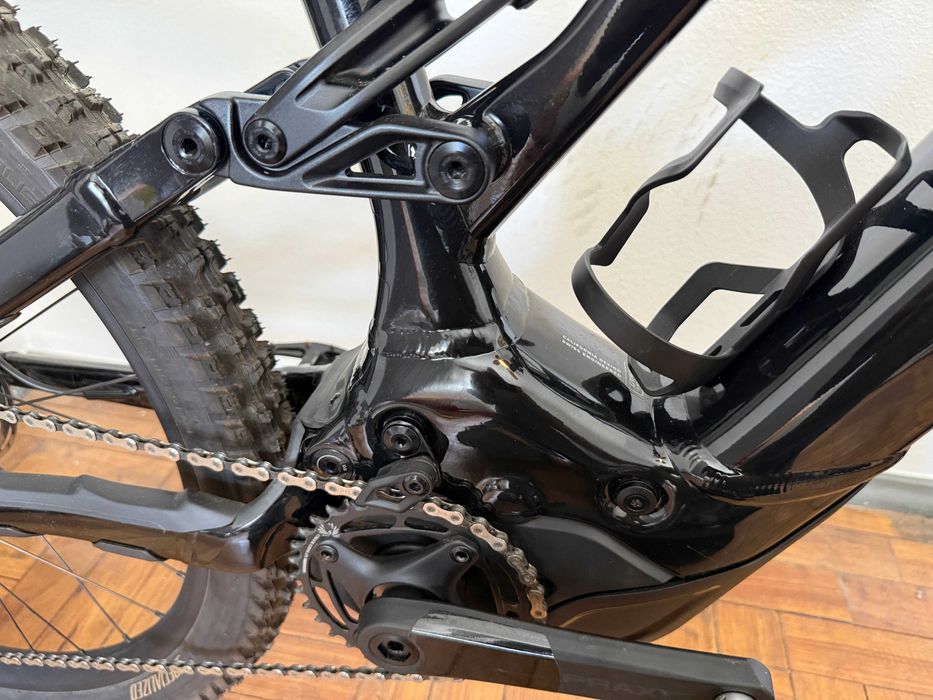 Specialized Turbo Levo apenas 25km. Garantia até julho de 2027
