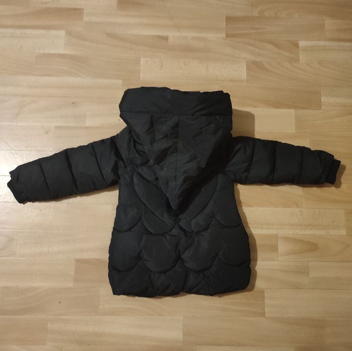 Продам теплую зимнюю куртку пуховик для девочки р 92